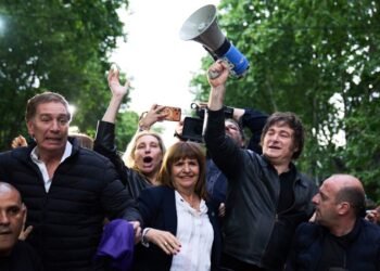 El Gobierno celebró que la inflación de 2025 fue del 31,5% y Milei destacó a Caputo: “Toto. El más grande. Fin”