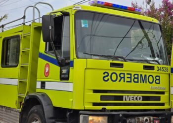 Incendio en dos viviendas: rescataron dos mascotas y trasladaron a tres personas al Hospital