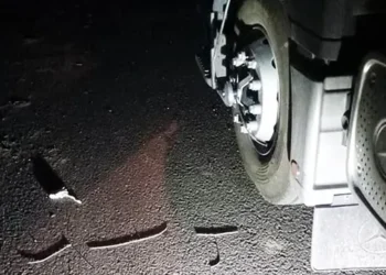 Noche de terror para un camionero en la Ruta 9: lo encañonado y desvalijado en la banquina