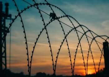 De un aprehendido por electrificar una medianera a otro por robar sandwiches de miga: el resumen policial del día en San Nicolás