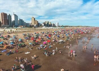 Temporada de verano en la costa atlántica: ya pasaron unos 3,6 millones de turistas, 2,4% menos que 2025