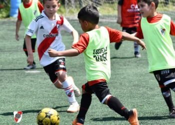 Nueva propuesta deportiva: river abre su escuela oficial en San Nicolás