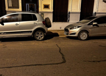 Robaron un auto a mano armada y fueron detenidos en Villa Constitución