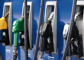 El precio de la nafta en la Argentina se ubica entre los tres más caros de la región