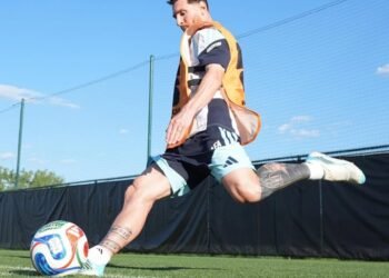 Argentina lista para brillar en su debut mundialista contra Argelia