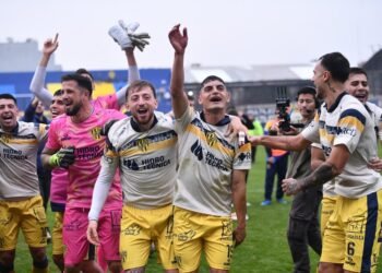 Atlanta se impone con autoridad y lidera en la Primera Nacional