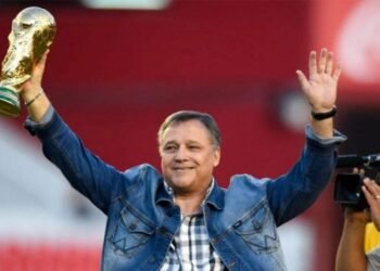 Bertoni: «La Selección tiene hambre de gloria y Messi brilla en el Mundial»