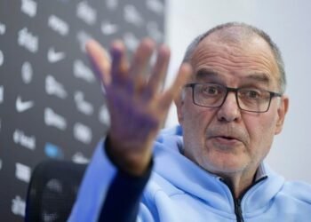 Bielsa cuestiona las pausas de hidratación en el Mundial 2026