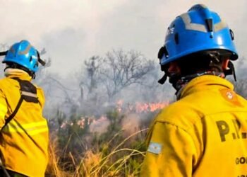 Cafayate respira aliviado: incendios controlados tras 15 días de lucha
