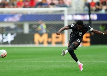 Canadá se clasifica a octavos de final tras un agónico triunfo sobre Sudáfrica