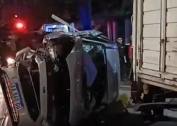 Conductor ebrio volcó su auto tras chocar con un camión en Barracas