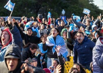 Consejos para cuidar tu voz durante el Mundial: ¡grita goles sin riesgos!