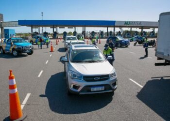 Controles viales: camiones y micros deben usar el carril derecho