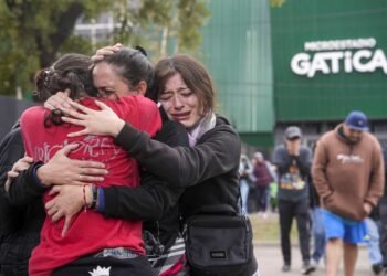Despedida masiva al Indio Solari en Avellaneda: hasta 70 cuadras de fila