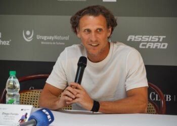 Diego Forlán se postula para dirigir la Selección de Uruguay