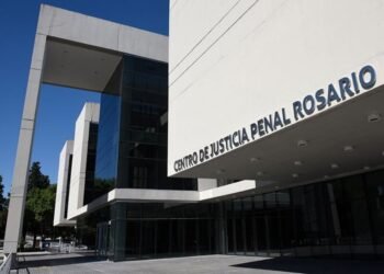 Diez policías imputados por el incendio de un hombre en Rosario