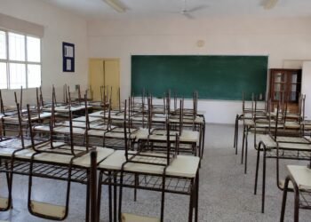 Docentes bonaerenses inician un paro por paritarias y salarios