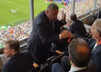 El divertido cruce entre Chiqui Tapia y Ruggeri durante el festejo de Messi