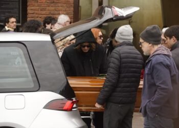 Emotivo adiós a Ernestina Pais en el Cementerio de Chacarita