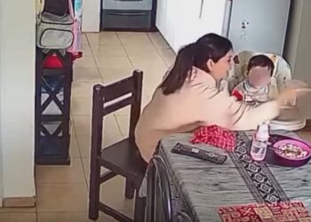 Escándalo en Jesús María: Niñera golpea a niños para que coman