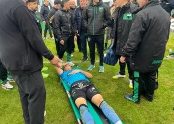 Facundo Masuero, el arquero de Nueva Chicago, agredido por la hinchada de San Martín SJ