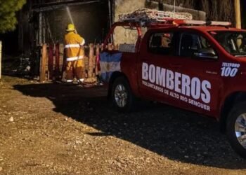 Investigan incendio intencional en casa de familiar de intendente en Chubut