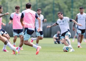 La Selección argentina lista para su debut ante Argelia: bajas y novedades
