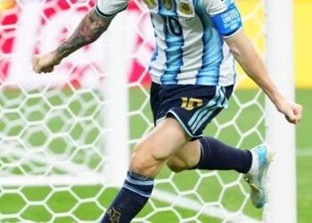 Messi busca superar otro récord histórico en el Mundial