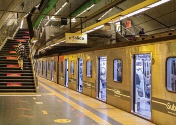 Metrodelegados frenan liberación de molinetes en la línea H del subte
