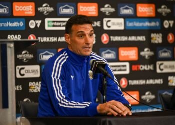 Ocho futbolistas argentinos podrían debutar en el Mundial ante Jordania