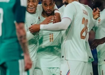 Olise brilla con un hat-trick y guía a Francia a una victoria contundente