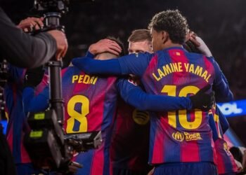 Pedri sueña con ver a Julián Álvarez en el Barcelona