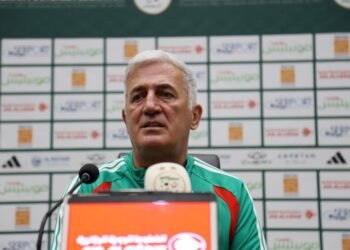 Petković elogia a Messi tras la derrota de Argelia