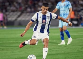 Racing acelera las negociaciones por Ulises Ortegoza como segundo refuerzo
