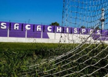 Sacachispas se burla de Adorni con un irónico post sobre fichajes