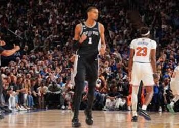 San Antonio Spurs se aferran a la serie tras vencer a los Knicks en el Juego 3