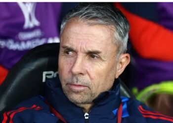 San Lorenzo busca nuevo entrenador tras la salida de Gustavo Álvarez