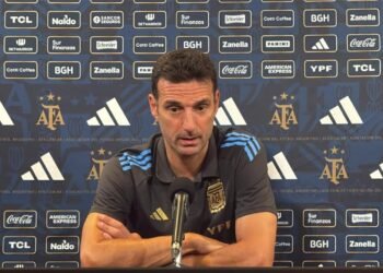Scaloni define el once de Argentina para su debut en el Mundial contra Argelia