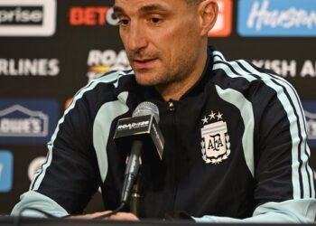 Scaloni se pronuncia sobre la ausencia de Balerdi: aún sin reemplazo definido