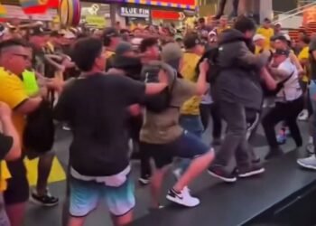 Violento enfrentamiento de hinchas ecuatorianos en Times Square