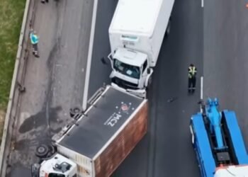 Accidente en la Panamericana: dos camiones colisionan y generan caos vial