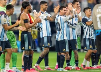 Argentina lista para enfrentar a Cabo Verde con su clásica indumentaria