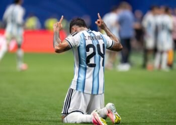 Argentina logra una épica remontada ante Egipto y avanza a cuartos de final