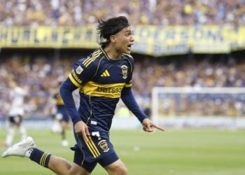 Boca rechaza oferta inicial de Nápoli por Zeballos y sigue la negociación