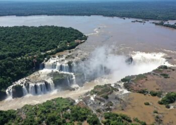 Cerrado el acceso a la Garganta del Diablo por crecida del río Iguazú
