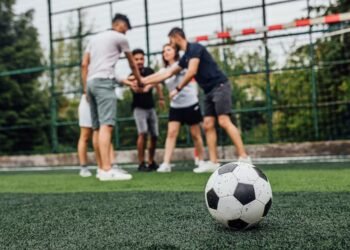 Consejos para volver al fútbol sin lesiones y cuidar tu corazón