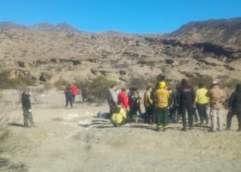 Continúa el rescate de las víctimas del helicóptero caído en San Juan