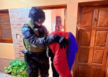Detenidos en Córdoba: una abuela, su nieta y un ex policía por venta de cocaína