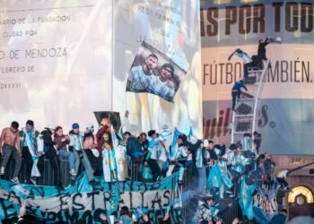 El Obelisco se llenó de hinchas argentinos en apoyo a la Selección tras la final