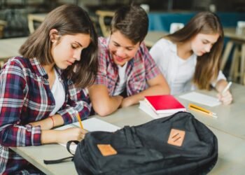 Estudiantes secundarios aprenden sobre alimentación saludable y ciencia
